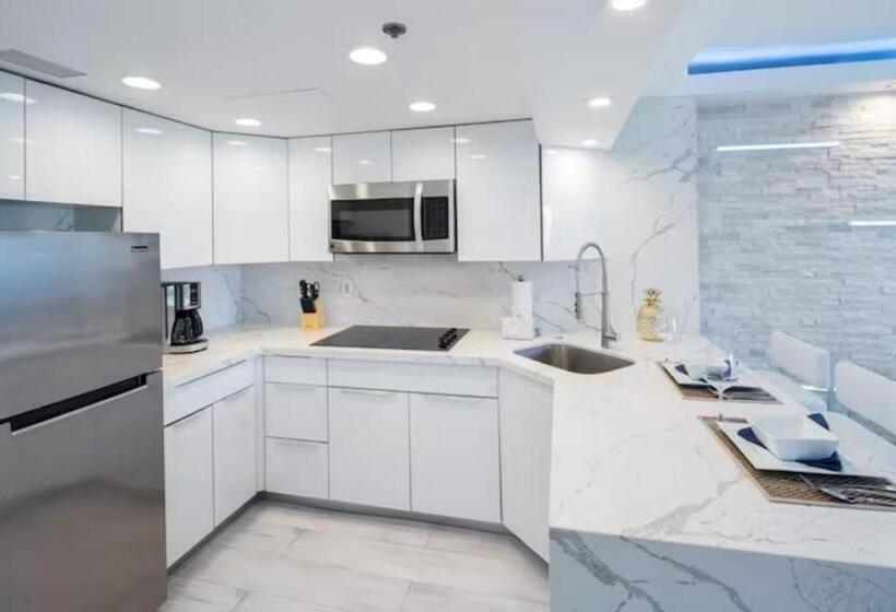 バルコニー付き1ベッドルームアパートメント, Ilikai S Best Beach Front Executive Suite