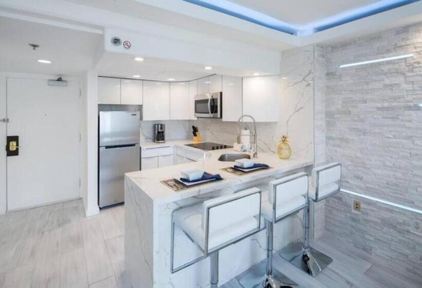 バルコニー付き1ベッドルームアパートメント, Ilikai S Best Beach Front Executive Suite