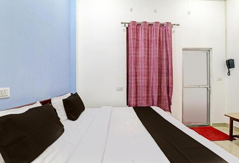 חדר קלאסי לשלושה, Oyo Flagship Hotel Vikas Inn