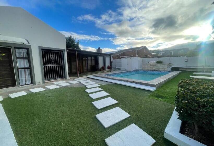 2ベッドルームアパートメント, Domin Luxury Suites