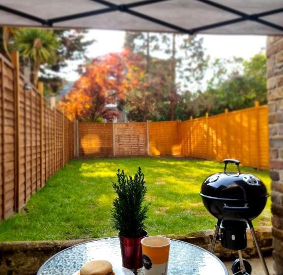 ガーデンビュースタンダードルーム, Beautiful Double Room In Acton, West London