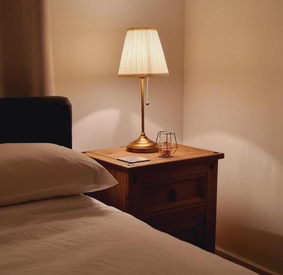 ガーデンビュースタンダードルーム, Beautiful Double Room In Acton, West London