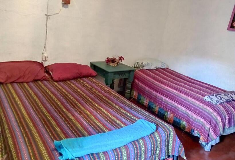 اتاق استاندارد, La Guarida Del Caudillo