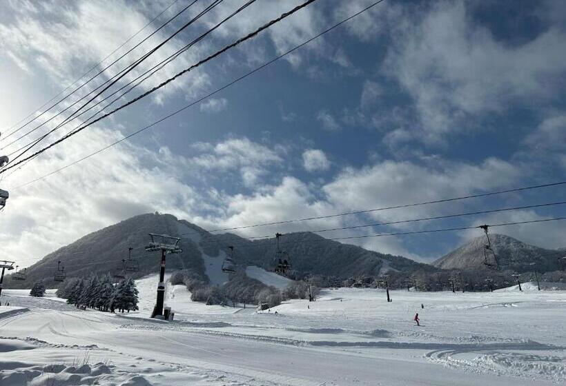 غرفة عائلية, ロマンスホテル（romance Hotel）