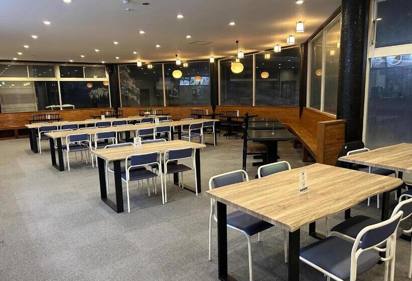 غرفة عائلية, ロマンスホテル（romance Hotel）