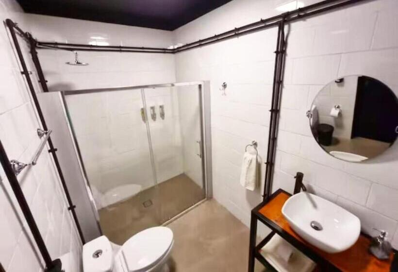 اتاق استاندارد, Tinka