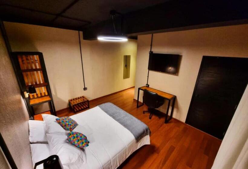 اتاق استاندارد, Tinka