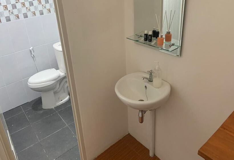 디럭스 스위트, Capital O 93437 Embung Banteran Cottage