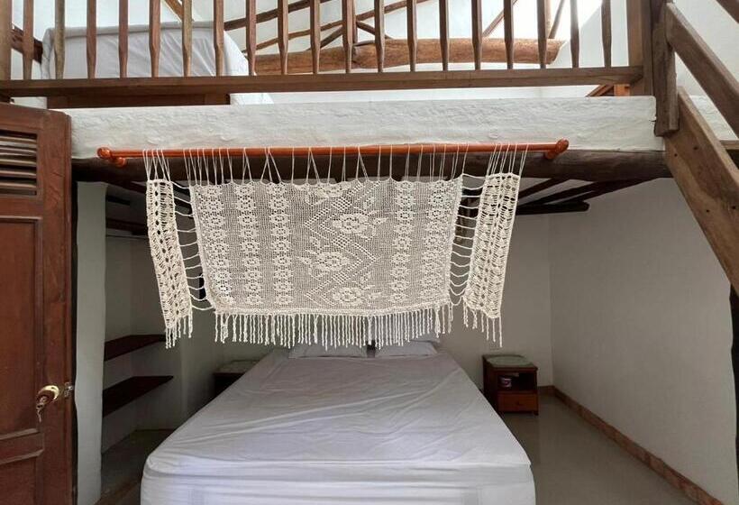 חדר משפחתי, Posada De La Abuelita