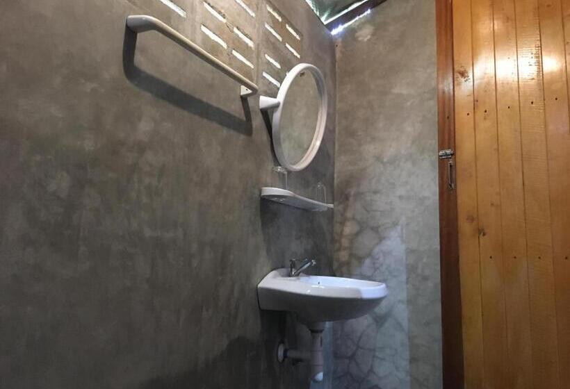 스탠다드 방갈로, Seree Bungalows