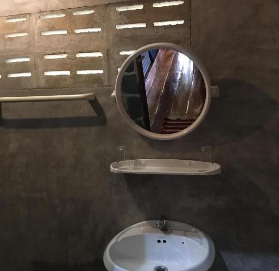 스탠다드 방갈로, Seree Bungalows