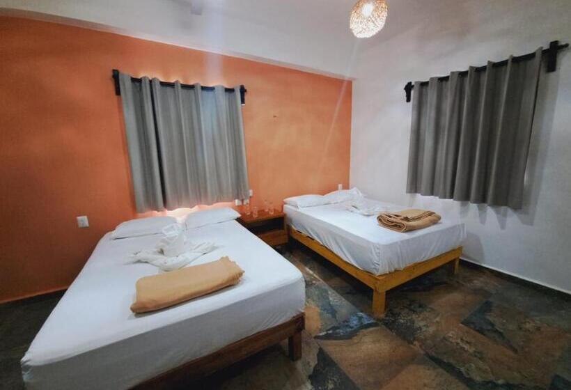 غرفه قياسيه سريرين مزدوجين, Yaan Chaca