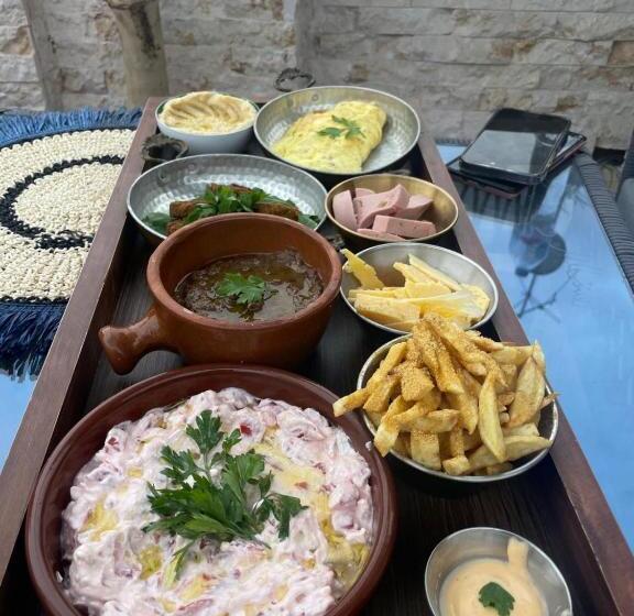 آپارتمان 1 خوابه, King Tout