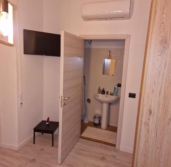 Номер Стандарт, Marcella Va A Civita