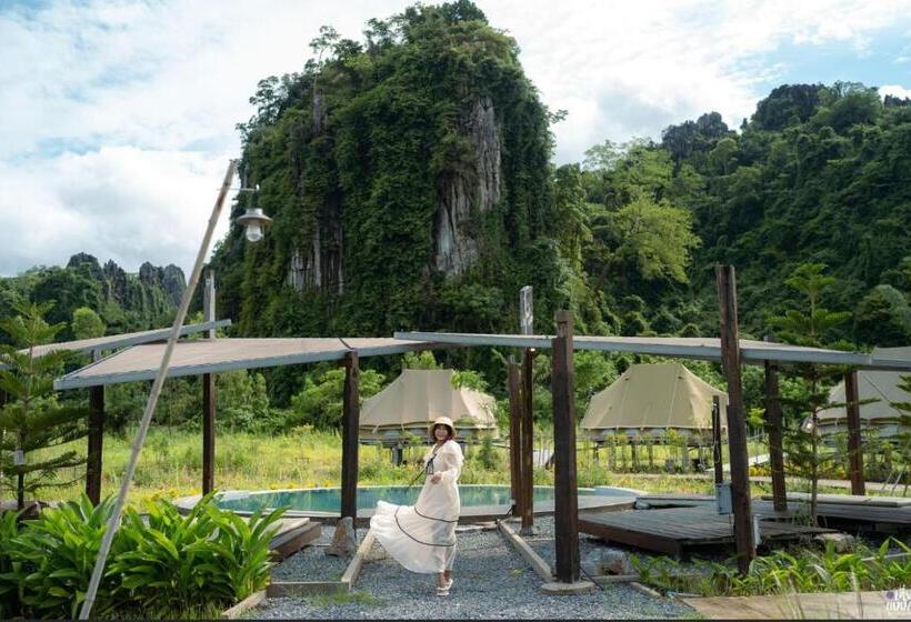 Pokój Rodzinny Widok Góry, A Moment Of Love...by Red Z @บ้านมุง เนินมะปราง