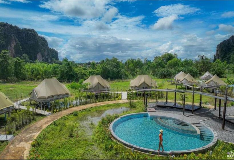 Pokój Rodzinny Widok Góry, A Moment Of Love...by Red Z @บ้านมุง เนินมะปราง