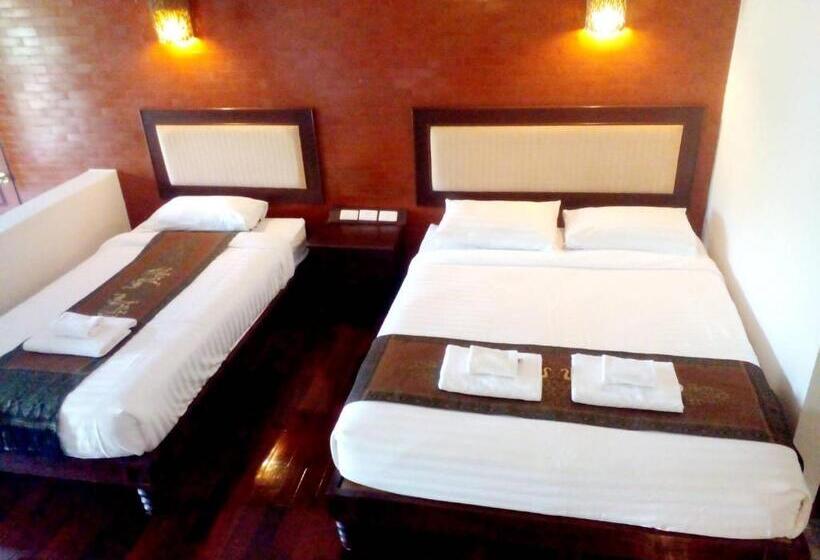 Трехместный Номер Deluxe, Saensukkho Green Hotel & Resort