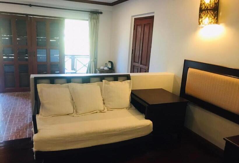 豪华三人间, Saensukkho Green Hotel & Resort