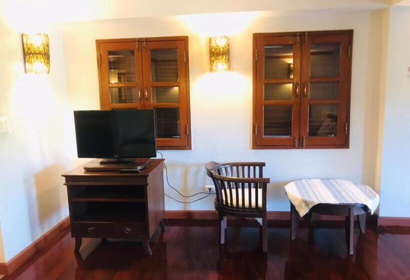 豪华三人间, Saensukkho Green Hotel & Resort