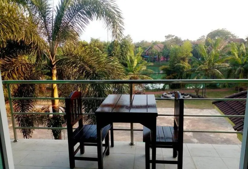 Perhehuone, Saensukkho Green Hotel & Resort