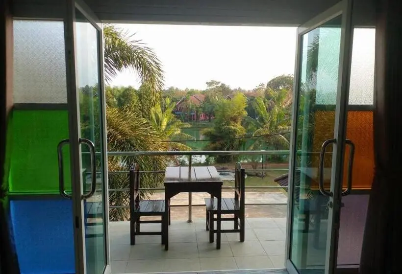 Perhehuone, Saensukkho Green Hotel & Resort