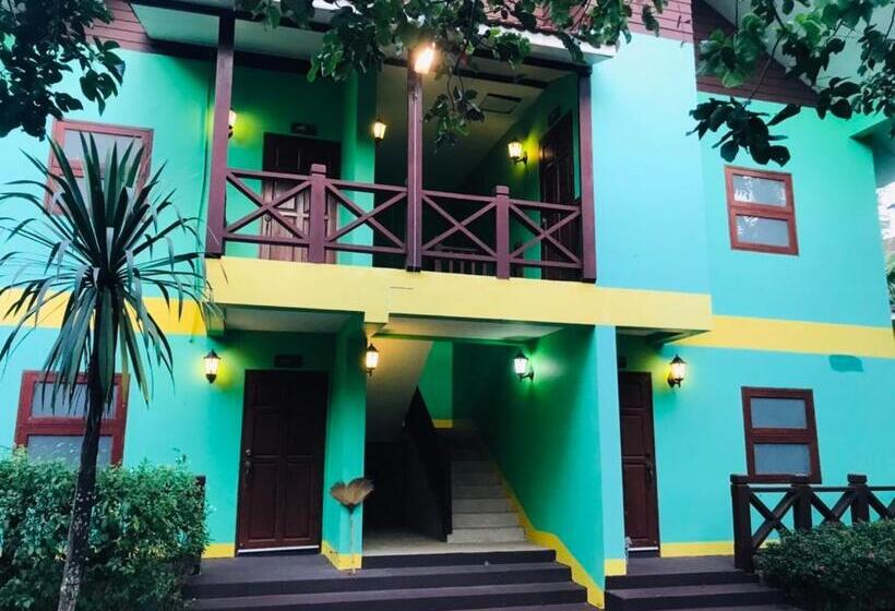 豪华三人间, Saensukkho Green Hotel & Resort