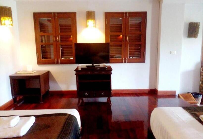 Трехместный Номер Deluxe, Saensukkho Green Hotel & Resort