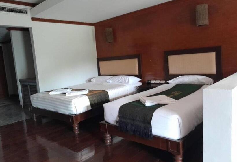 豪华三人间, Saensukkho Green Hotel & Resort