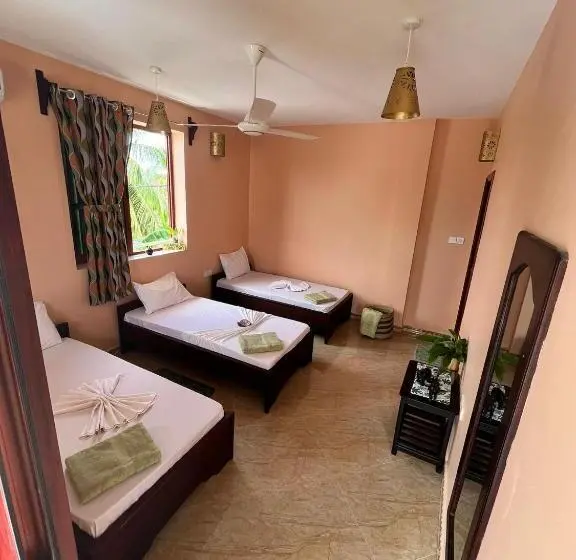 Chambre Triple Standard avec Terrasse, Stardust Villa