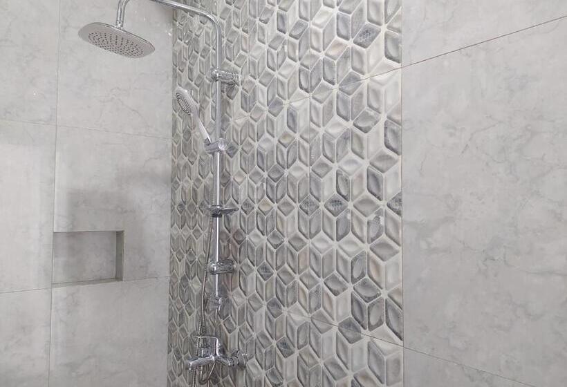 Номер Стандарт, Urbanview Hotel Nimara Ngawi By Reddoorz