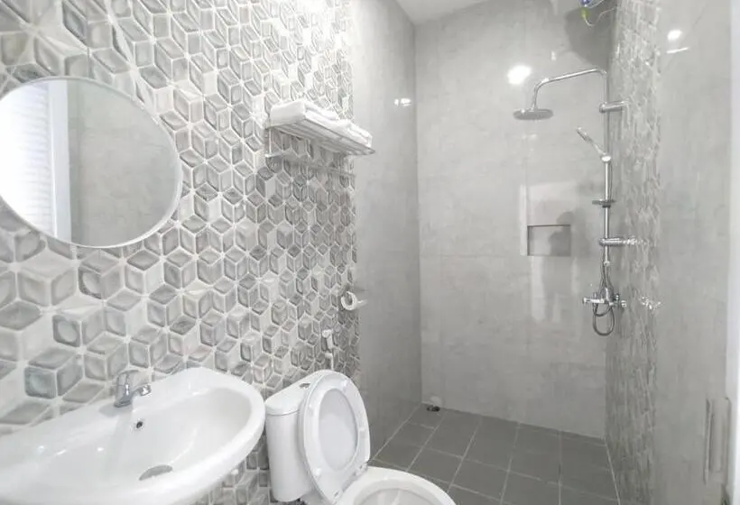 Standard-huone, Urbanview Hotel Nimara Ngawi By Reddoorz