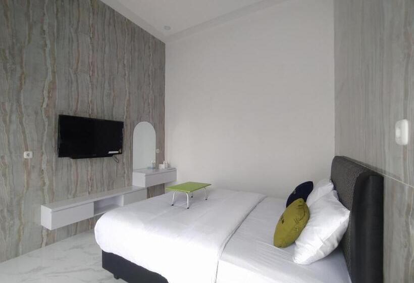 Habitació Estàndard, Urbanview Hotel Nimara Ngawi By Reddoorz
