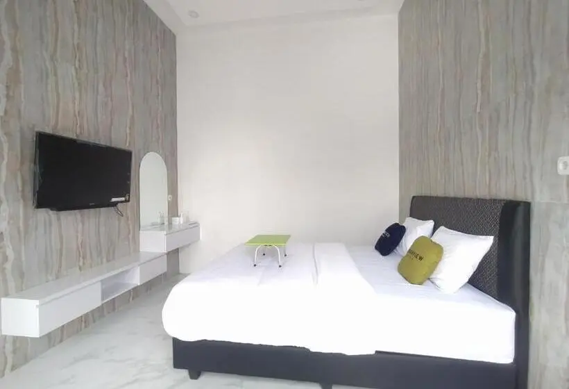 Standard-huone, Urbanview Hotel Nimara Ngawi By Reddoorz