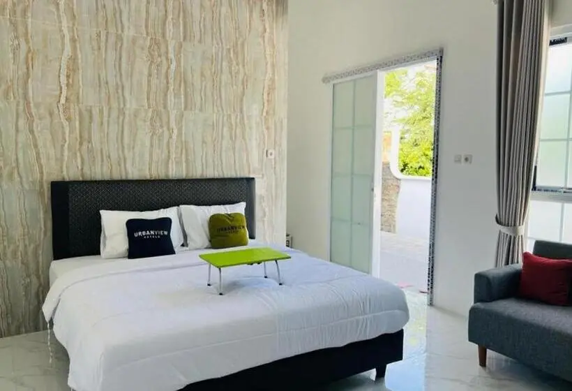 Deluxe-huone, Urbanview Hotel Nimara Ngawi By Reddoorz