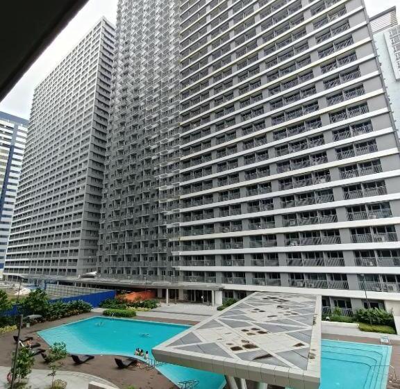 اتاق استاندارد چهارنفره با بالکن, 1br Condotel With Balcony At Edsa