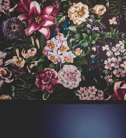 اتاق استاندارد, Artists  Nest