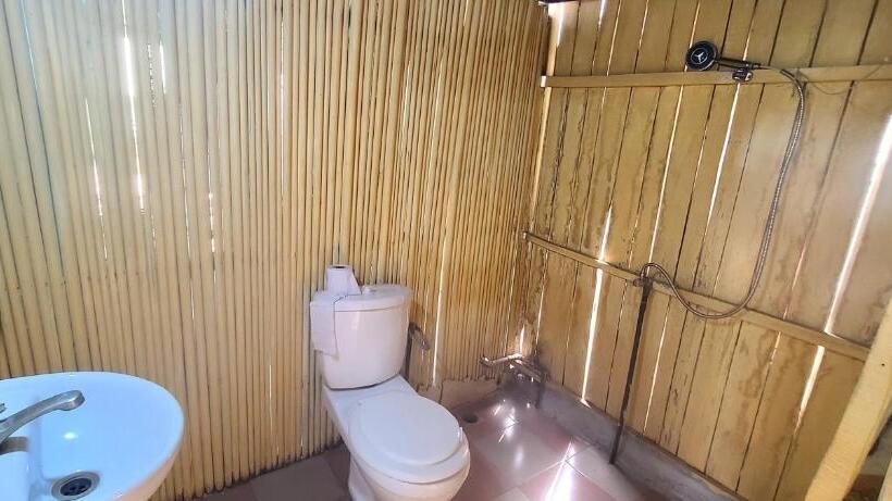 اتاق استاندارد با چشم‌انداز دریاچه, Auberge Chez M