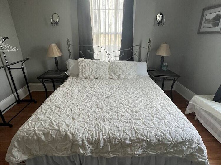 غرفة ديلوكس, Century Elms Bed And Breakfast