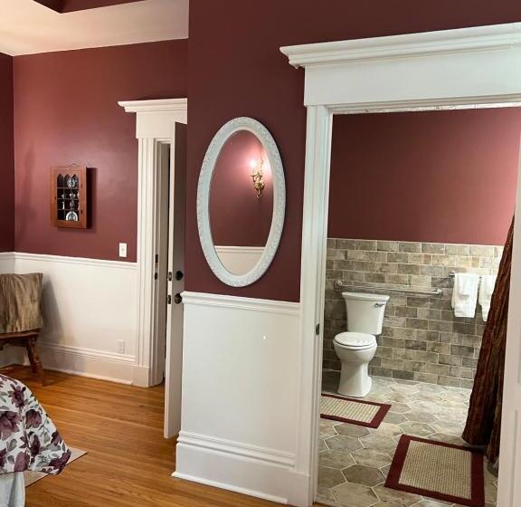 غرفة قياسية لذوى الاحتياجات الخاصة, Century Elms Bed And Breakfast