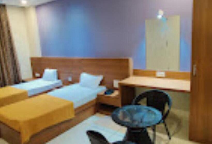 חדר סטנדרט, Darshan & Guest House , Paldi