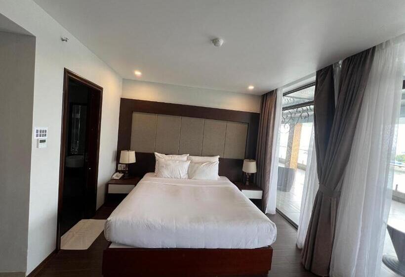 اتاق استاندارد با چشمانداز دریا, Moon Halo