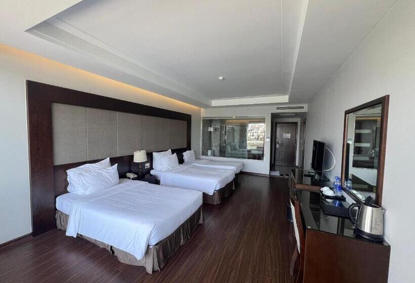 Triple Room Sea View, Moon Halo