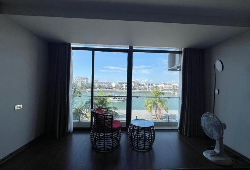 Triple Room Sea View, Moon Halo