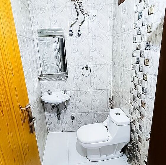 غرفة ديلوكس, Roomshala 140 Hotel 24&7 Malviya Nagar