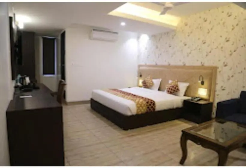 キングサイズベッドのデラックスルーム, Sharon Residency Madhya Pradesh