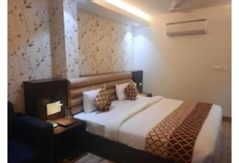 غرفة ديلوكس سرير كينج, Sharon Residency Madhya Pradesh
