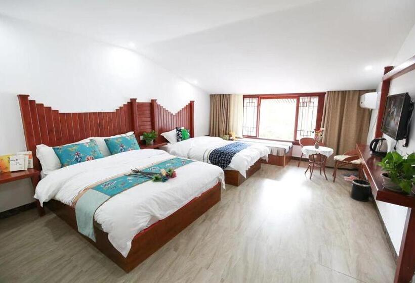 غرفة عائلية, Time Away Inn