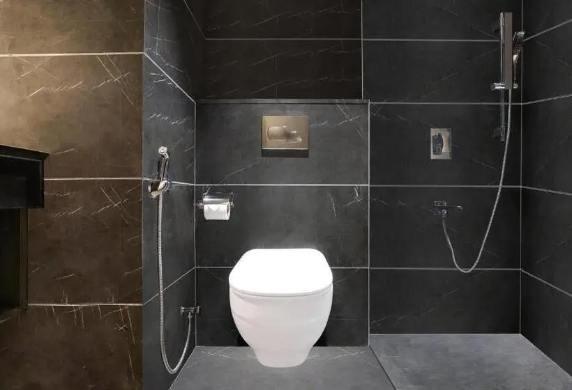 اتاق لوکس با تخت بزرگ, Lemon Tree Hotel, Hisar