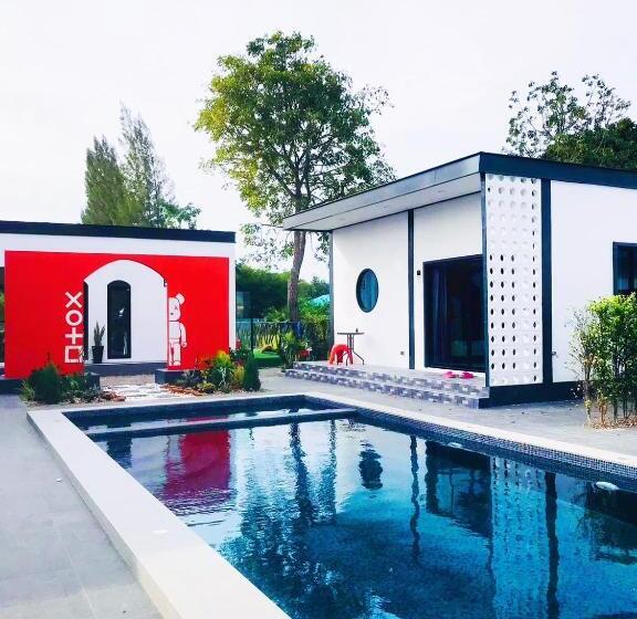 غرفة قياسية مطلّة علي حمام السباحة, B.leaf Villa บีลีฟ วิลล่า