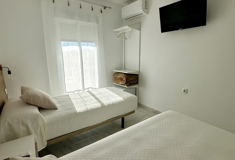 Quarto Estandar, Hostal Merino Jédula